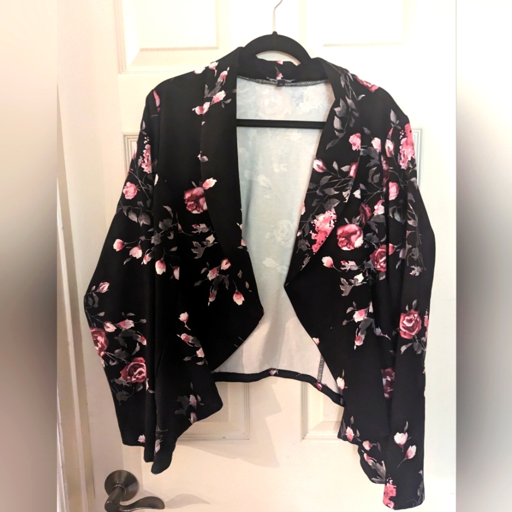 Torrid Studio Luxe Ponte Blazer Jacket Black with floral print. Size 2